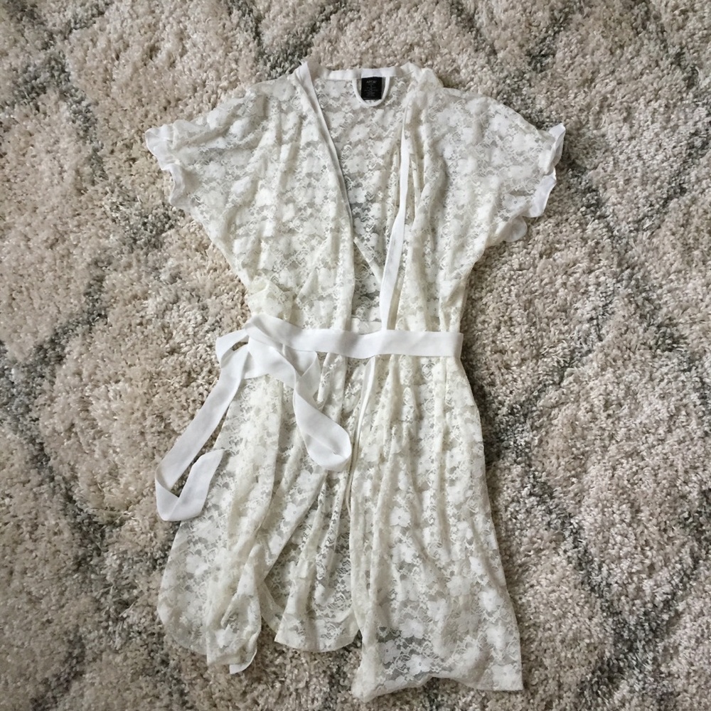 Lacy robe
